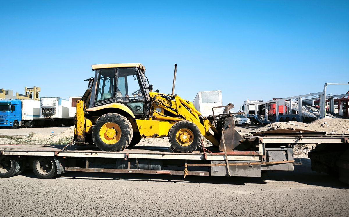 Flatbed Trailer vs Utility Trailer